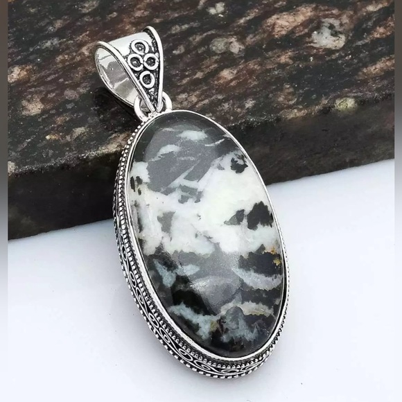 BUFFALO TURQUOISE PENDANT - Picture 3 of 3